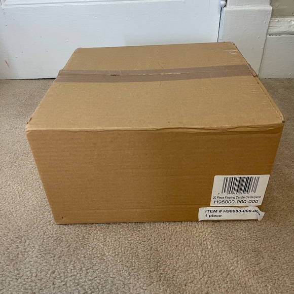 20 Piece Floating Candle Centerpiece - Picture 4 of 4